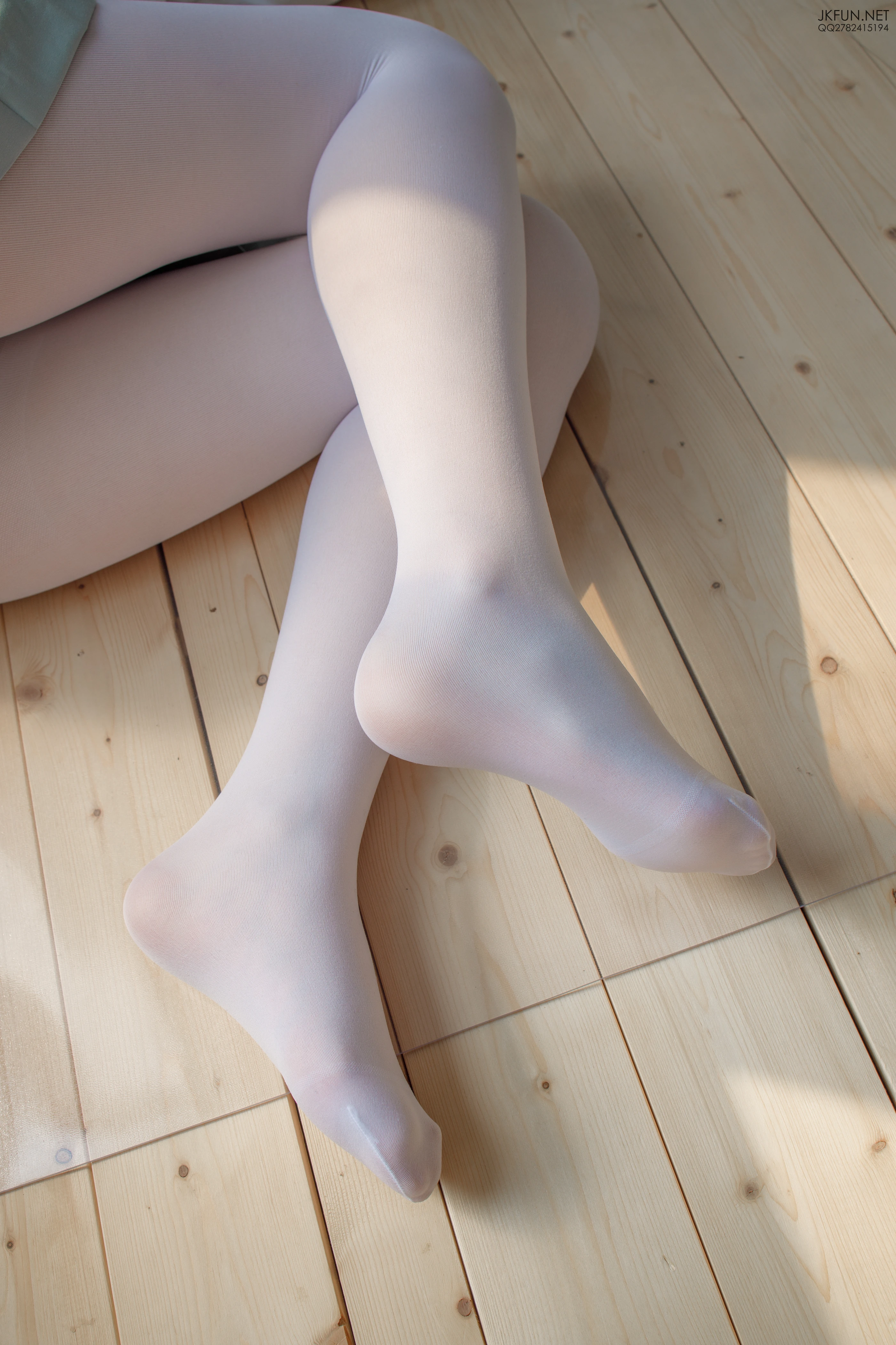 森萝财团 [JKFUN-009] 50D白丝按摩仪 [105P 1V]插图6